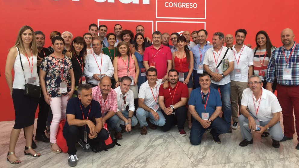 Imagen del equipo del PSN desplazado al Congreso federal del PSOE, con el secretario de organización navarro Santos Cerdán a la cabeza. CEDIDA