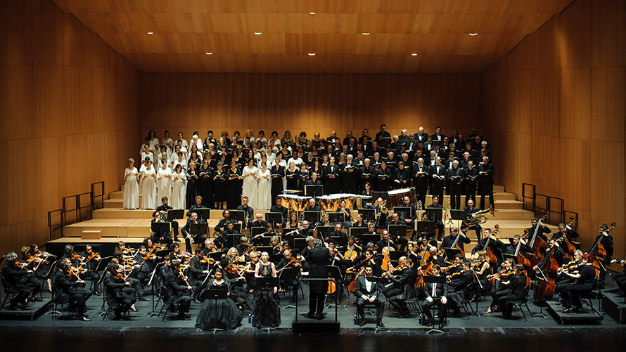 Concierto del Orfeón y la OSN junto a la Orquestra y Coro de Pau en Baluarte. MIGUEL OSÉS (2)
