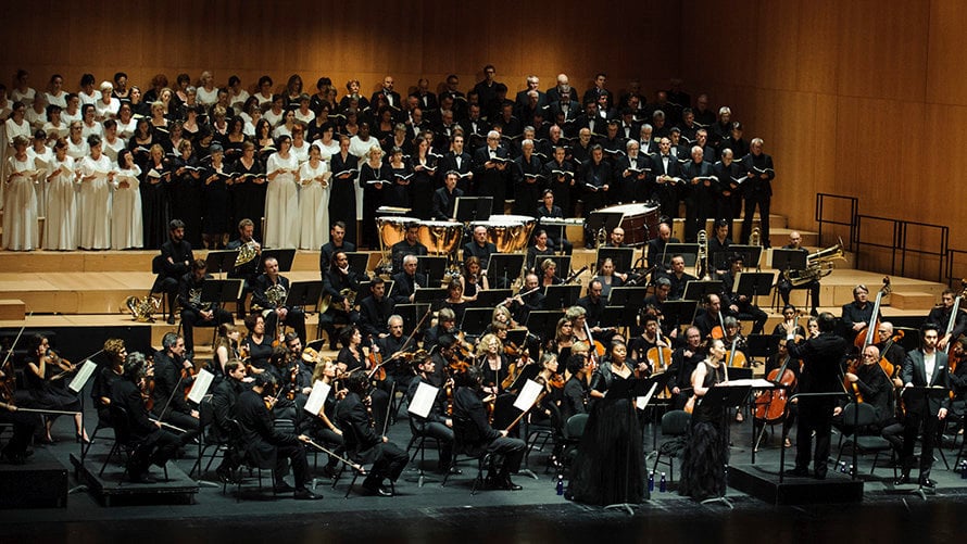 Concierto del Orfeón y la OSN junto a la Orquestra y Coro de Pau en Baluarte. MIGUEL OSÉS (11)