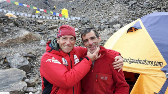 Imagen de los alpinistas Alberto Zerain y Mariano Galván, desaparecidos en el Nanga Parbat Foto 2X14X8000