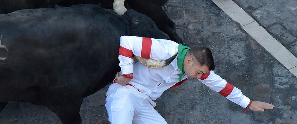 Sexto encierro de las fiestas de San Fermín 2017 a cargo de los toros de Victoriano del Río. PABLO LASAOSA 14