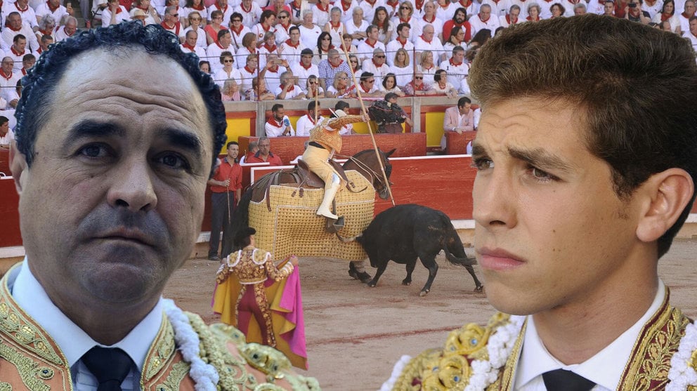 Guillermo Marín pica el toro con el que debuta su hijo, Gines, como torero en Sanfermines, junto al retrato de los dos Marín en Pamplona MIGUEL OSÉS