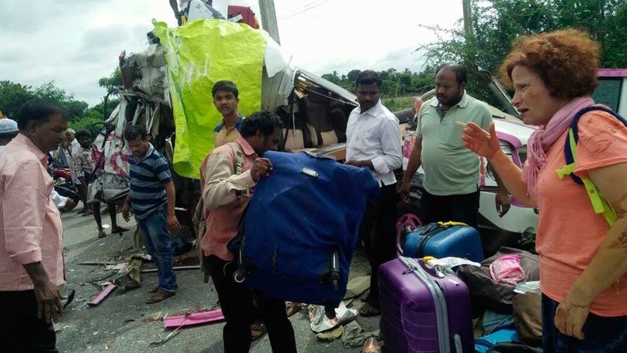 Imagen del accidente en el que cuatro voluntarios españoles de la Fundación Vicente Ferrer han fallecido en India. NDTV
