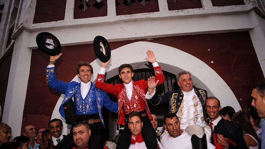 Corrida de Rejones de la Feria de Estella con los Hermoso de Mendoza y Joao Maura. MIGUEL OSÉS_29