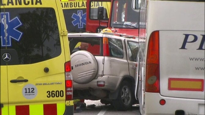 Imagen del todoterreno en el que viajaban las cinco personas fallecidas en un choque entre éste vehículo y un autobús en Salou TV3