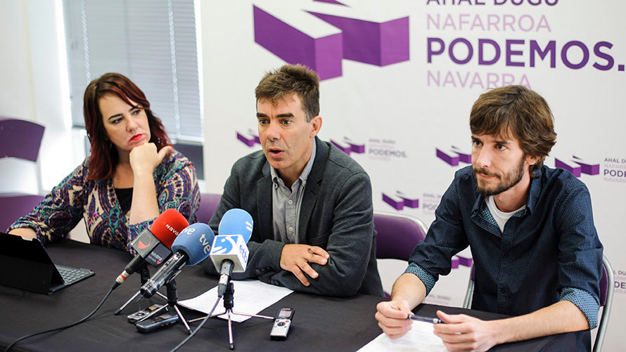 Rueda de prensa del nuevo secretario general de Podemos Navarra, Eduardo Santos, sobre las lineas de trabajo del nuevo curso político. MIGUEL OSÉS_6