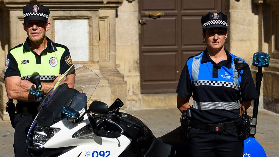 La Policía Municipal de Pamplona presenta su nuevo uniforme y vehículos rotulados. PABLO LASAOSA 07