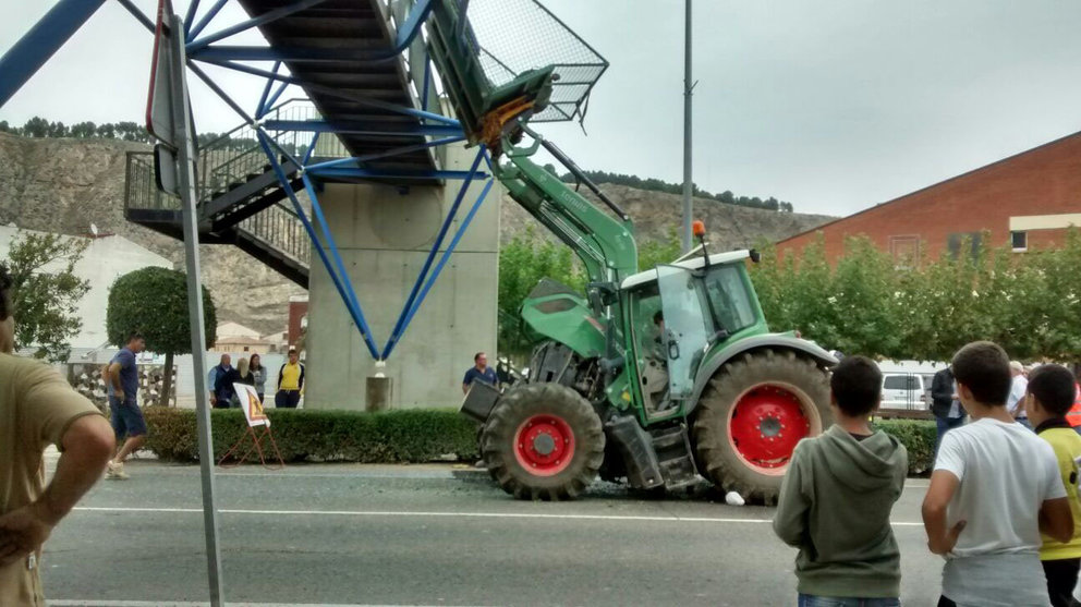 Accidente de un tractor en Azagra.