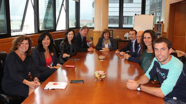 Representantes del Gobierno vasco reciben a una delegación de los organizadores del Nafarroa Oinez IREKIA