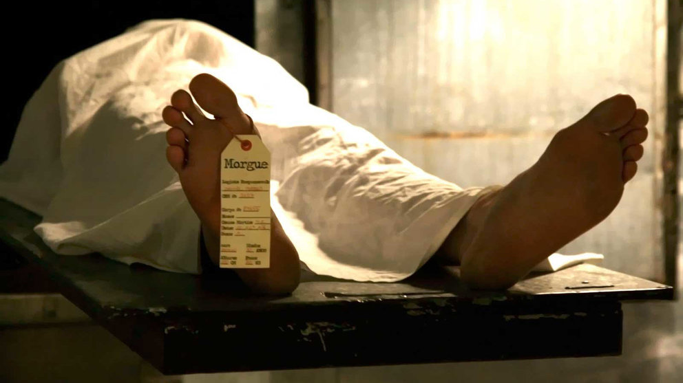 Imagen de un cadaver en una morgue para ser sometido a una autopsia EFE