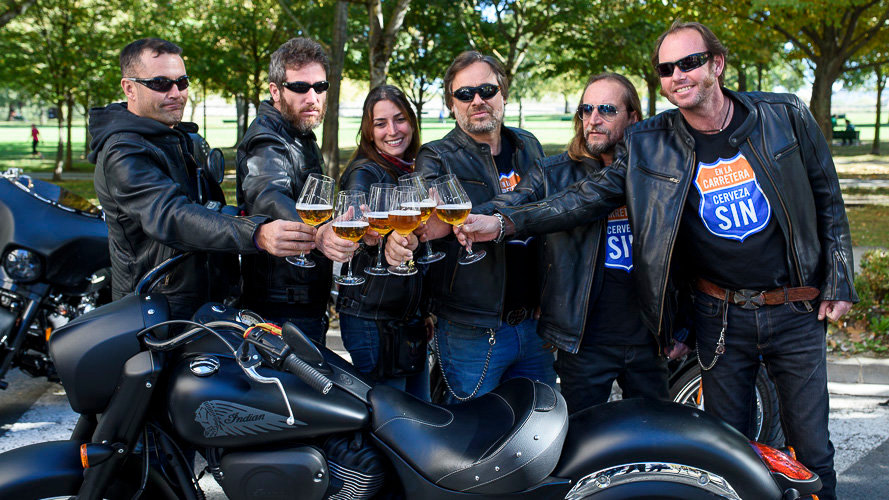 Presentación de la campaña de tráfico _En la carretera, cerveza SIN_, en la que participan seis moteros Harley Davidson. PABLO LASAOSA 05
