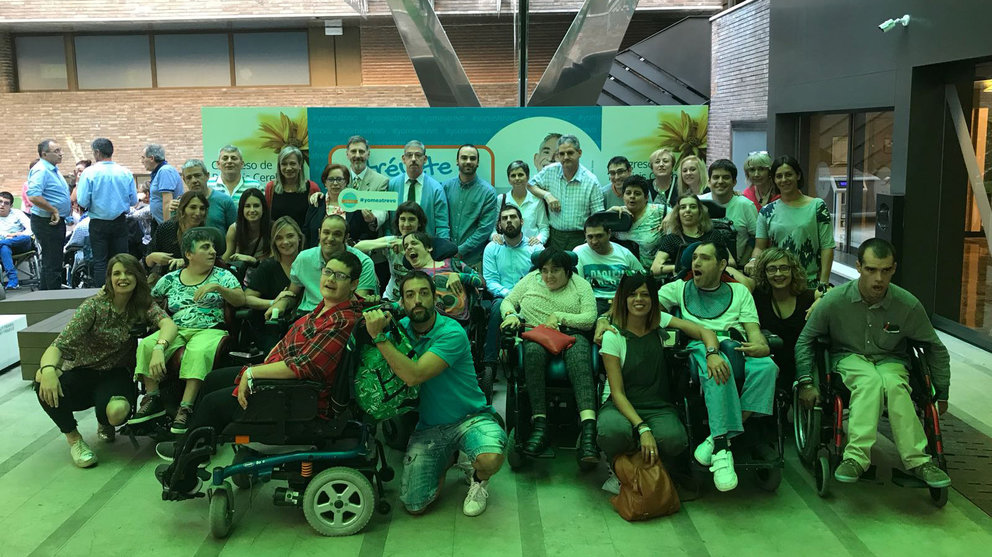 La delegación de Aspace Navarra que ha participado en el congreso nacional de parálisis cerebral celeberado en Madrid Foto ASPACE