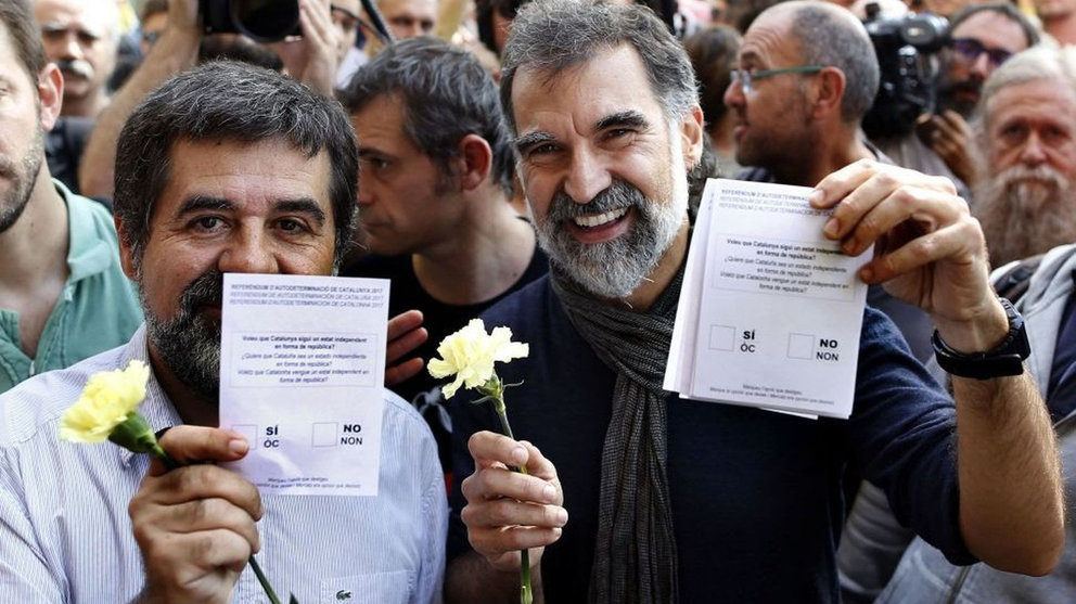 Jordi Sánchez y Jordi Cuixart controlan las plataformas que organizan las movilizaciones independentistas  EFE