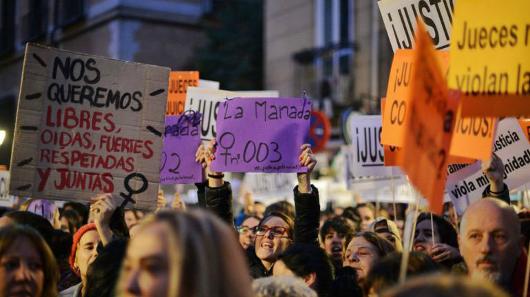 Manifestación en Madrid contra la justicia patriarcal  por el juicio de la violación grupal de los Sanfermines de 2016.