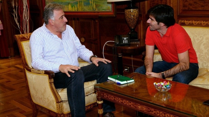 Asirón reunido con el alcalde de Tudela.