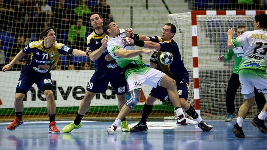  El Helvetia Anaitasuna se juega el pase a la fase de grupos de la Copa EHF en el partido de vuelta de la eliminatoria ante el Budakalasz húngaro. MIGUEL OSÉS_20