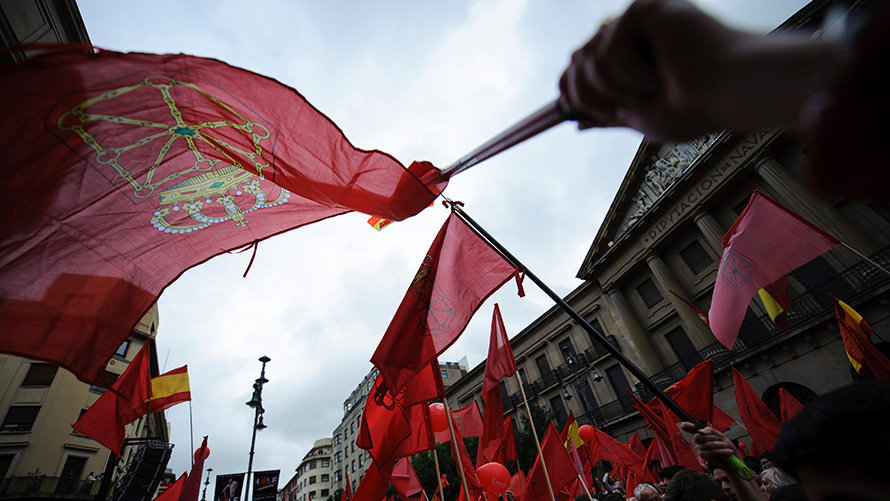 Manifestación en Pamplona en defensa de la bandera de Navarra. MIGUEL OSÉS_10 (29)