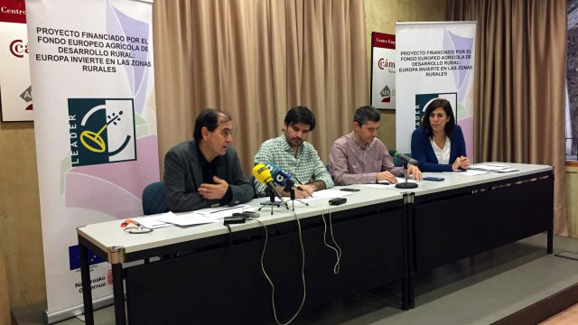 El alcalde de Tudela, Enerko Larrarte (2º por la izquierda) durante una presentación del Consorcio Eder. 