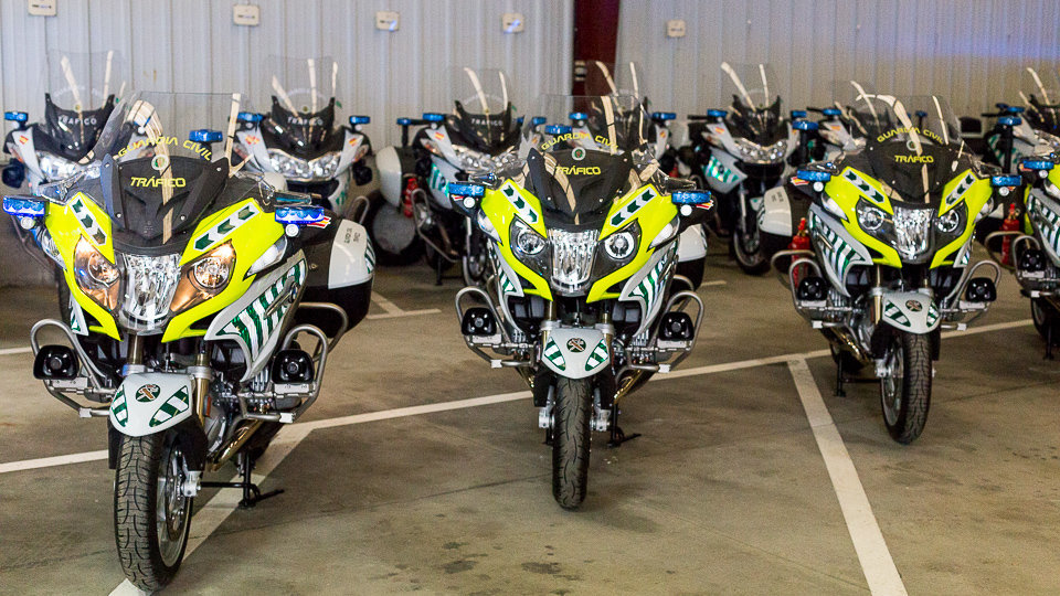 Presentación de las nuevas motocicletas de la Agrupación de Tráfico de la Guardia Civil de Navarra (01). IÑIGO ALZUGARAY