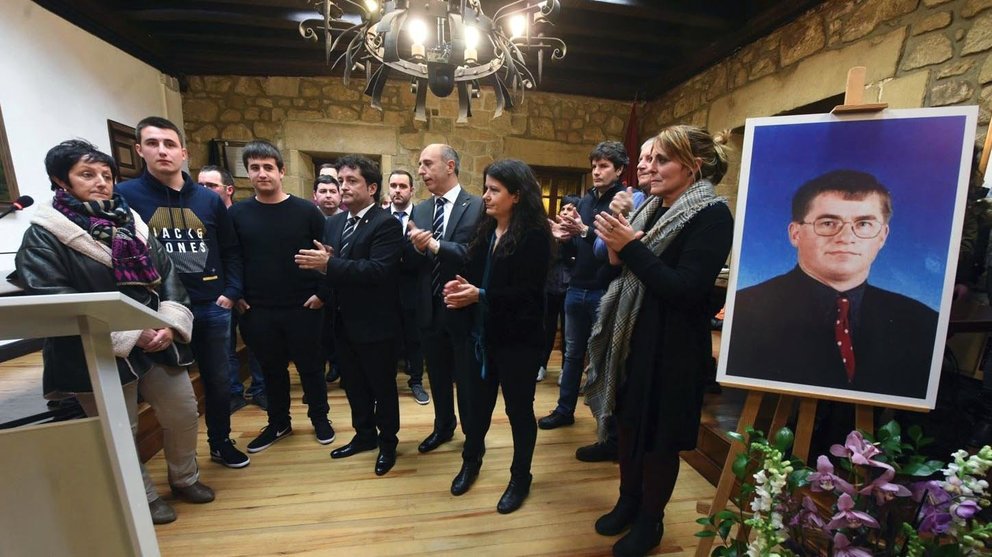 Homenaje en Zarauz en el 20 aniversario del asesinato por ETA del concejal del PP José Ignacio Iruretagoyena. FOTO AYTO. ZARAUZ