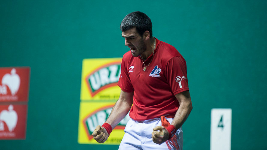 Ezkurdia-Zabaleta se enfrentan a Irribarria-Merino II en la décima jornada del Campeonato de Mano Parejas. PABLO LASAOSA 18