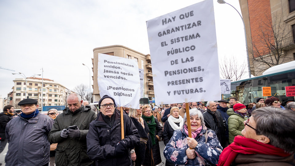 Manifestación en Pamplona por el &#39;ridículo&#39; aumento de las pensiones y la perdida de poder adquisitivo. IÑIGO ALZUGARAY (22)