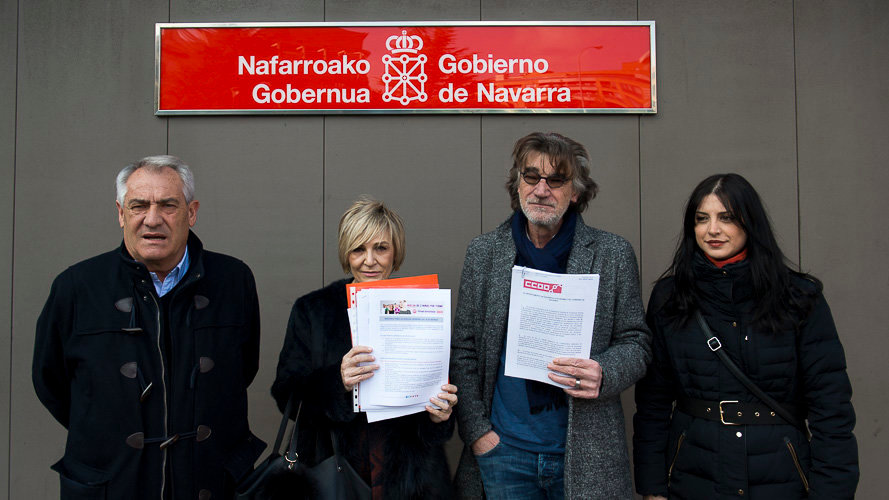 UGT y CCOO presentan ante la Dirección General de Trabajo del Gobierno de Navarra la convocatoria de huelga de dos horas para el próximo 8 de marzo. PABLO LASAOSA01