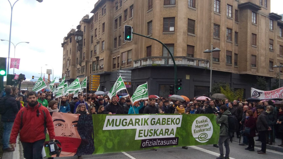 Manifestación en Pamplona en favor del euskera EUROPA PRESS