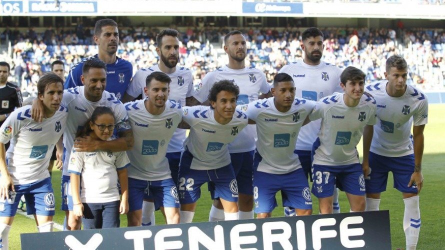 Equipo titular del Tenerife ante el Lorca. La Liga.