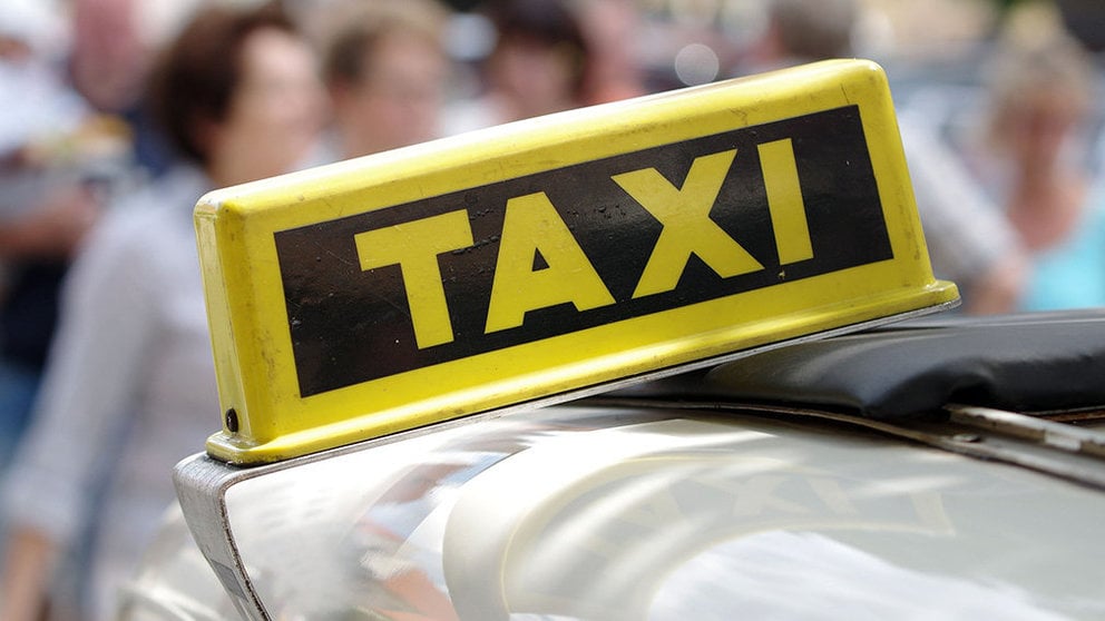 Imagen del cartel de un taxi en una ciudad americana.