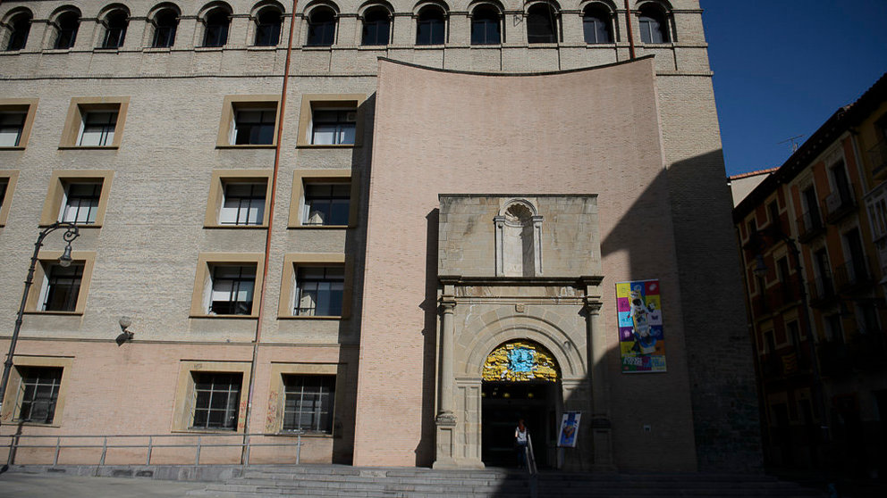 Jornada de puertas abiertas en la Escuela Oficial de Idiomas de Pamplona para celebrar su 40 aniversario. PABLO LASAOSA (1)