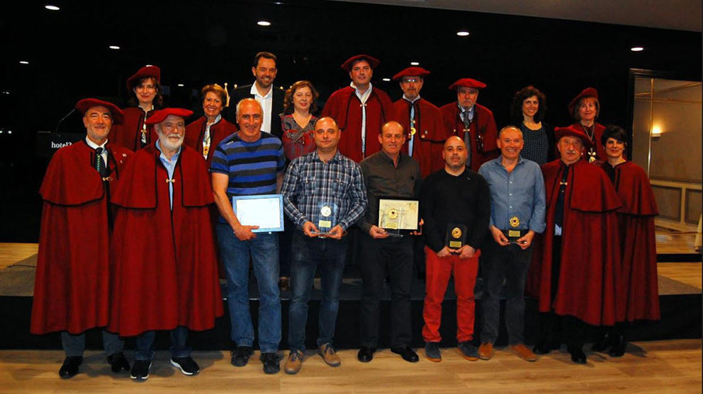 Cofrades, premiados y autoridades en el XXVII Concurso de la Cofradía del Vino de Navarra CEDIDA