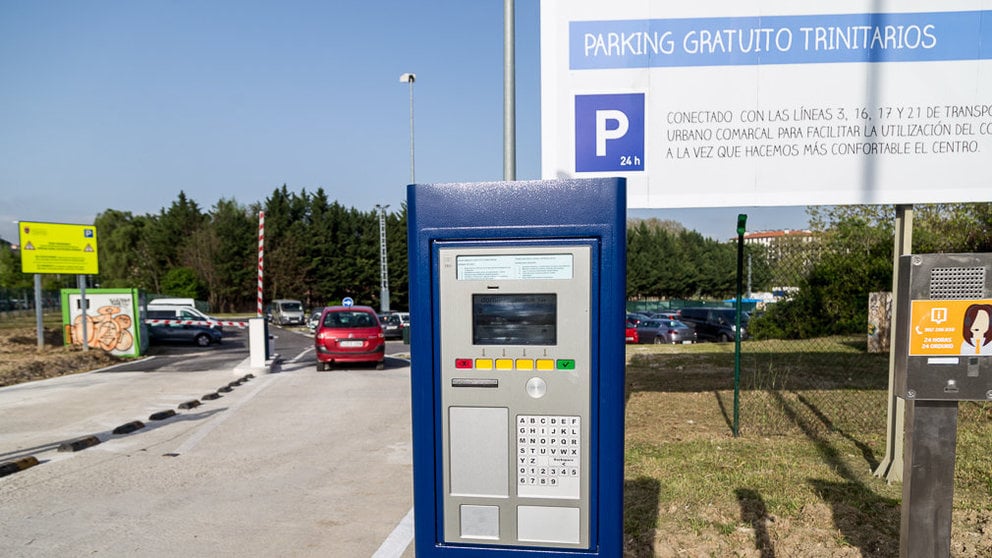 Apertura del servicio gratuito de autobús urbano que conecta el aparcamiento disuasorio de Trinitarios con el centro de Pamplona (004). IÑIGO ALZUGARAY