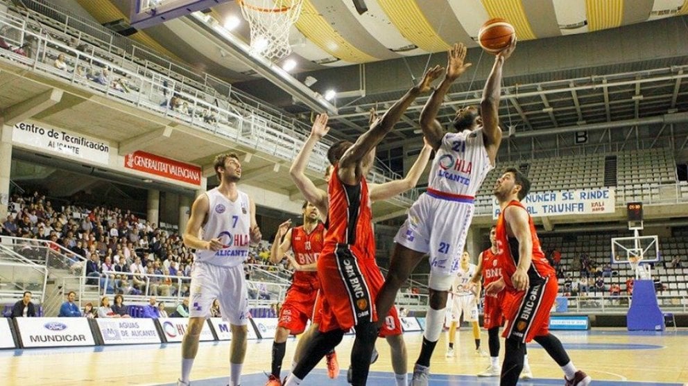 Partido HLA Alicante - Basket Navarra. Twitter Alicante.