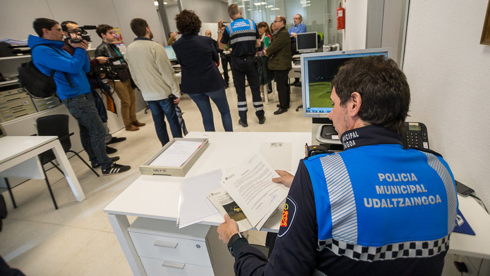 Visita a la nueva oficina de atestados de Policía Municipal y presentación de nueva aplicación web sobre bicicletas recuperadas (15). IÑIGO ALZUGARAY