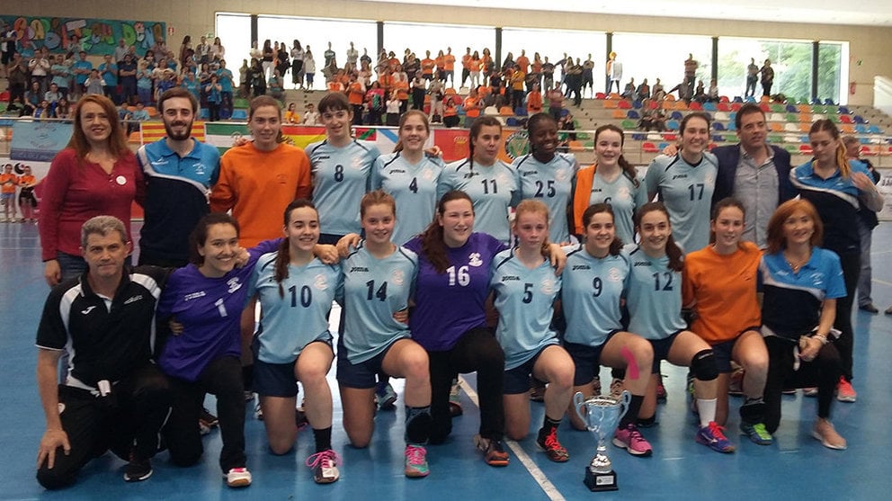 El equipo cadete del Club Malakaitz de Burlada que ha ganado el sector en Etxebarri clasificándose para la fase final del Campeonato de España. MALAKAITZ