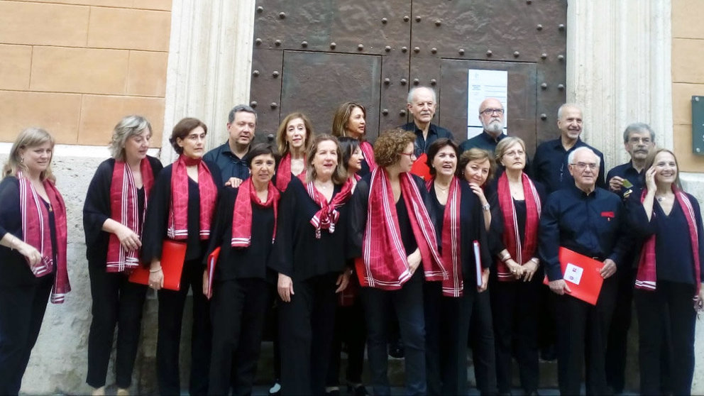 El coro del Colegio de Médicos de Navarra durante su reciente viaje a Valencia.