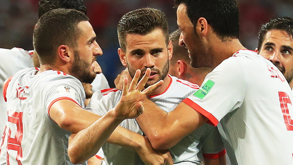 Sochi (Russian Federation), 15/06/2018.- Nacho (C) of Spain celebrates with his teammates after scoring the 3-2 lead during the FIFA World Cup 2018 group B preliminary round soccer match between Portugal and Spain in Sochi, Russia, 15 June 2018.