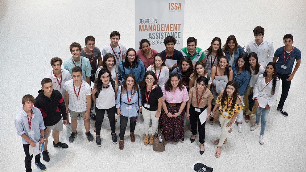 Parte de los alumnos que han participado en el curso The world of business de la Universidad de Navarra IMAGEN CEDIDA
