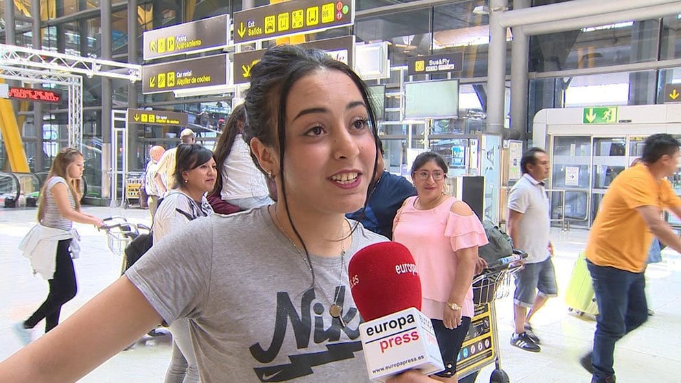 La joven Ljadra Said, española de origen saharaui, a su llegada a Madrid
