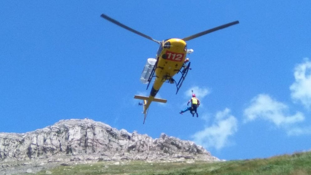 Rescate de una mujer en helicóptero en Orbaiceta BOMBEROS DE NAVARRA