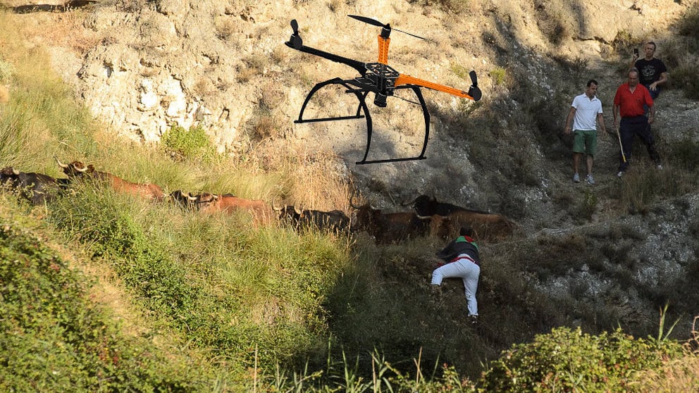 Un dron sobrevuela el recorrido del quinto encierro del Pilón de Falces. NAVARRA.COM