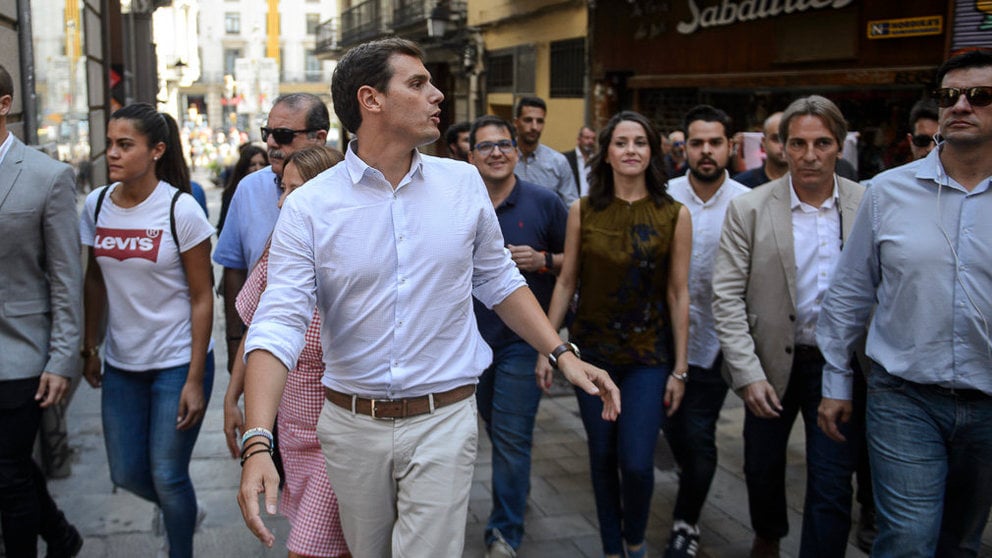 Posteriormente, Ciudadanos ha organizado otro acto para celebrar la Diada durante el cual Albert Rivera e Inés Arrimadas han ofrecido un discurso defendiendo los valores constitucionalistas para Cataluña. PABLO LASAOSA