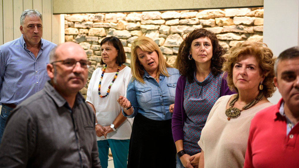 El alcalde de Pamplona, Joseba Asiron, la concejala delegada de Acción Social y Desarrollo Comunitario, Esther Cremaes visitan los nuevos comedores municipales. MIGUEL OSÉS_8