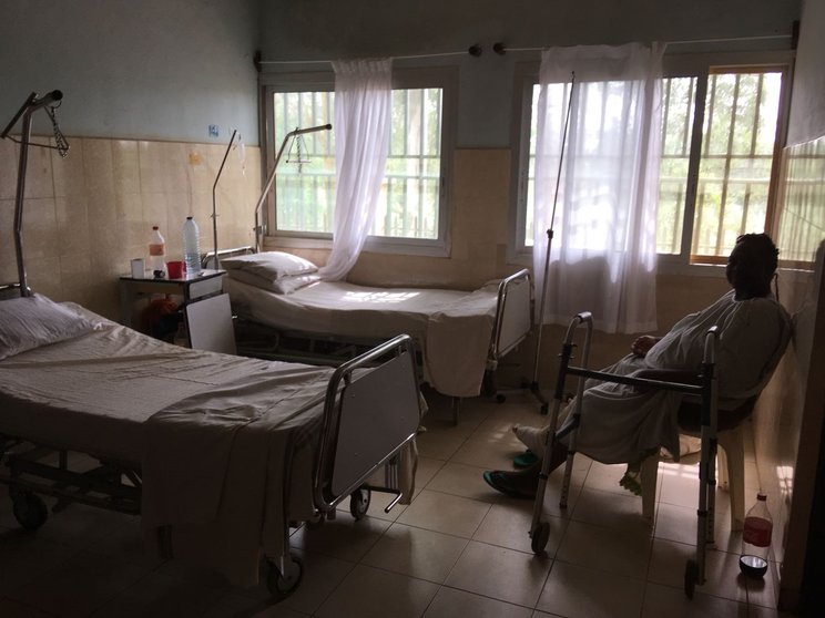 Las camas donadas por el Gobierno de Navarra ya instaladas en un hospital de África.