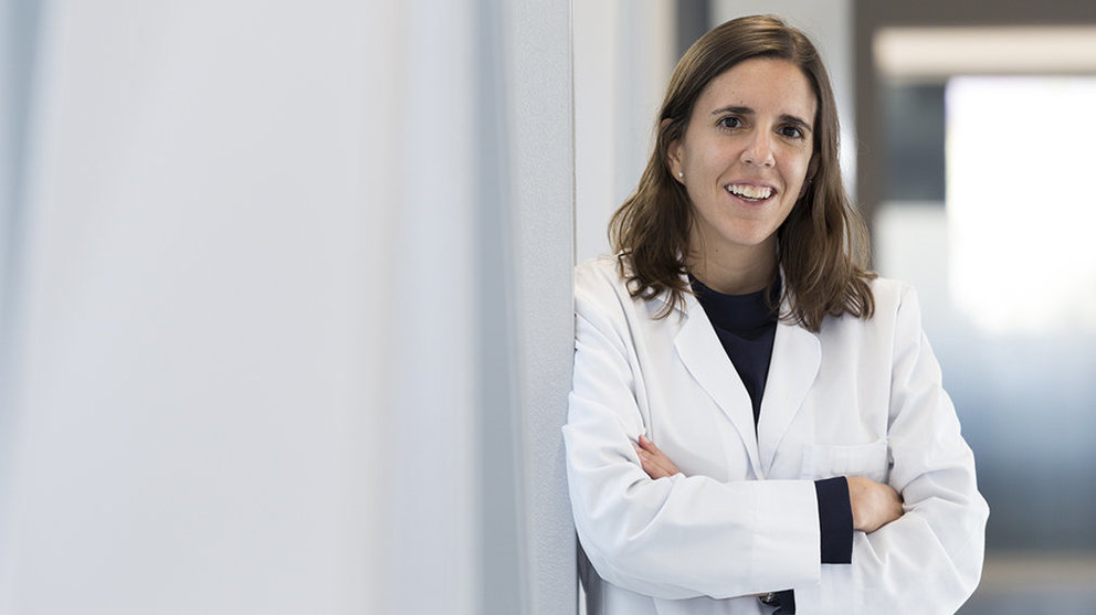 La doctora María Rodríguez Pérez, especialista en la Clínica Universidad de Navarra, es la primera europea en recibir la acreditación de la AATS en cirugía robótica CUN