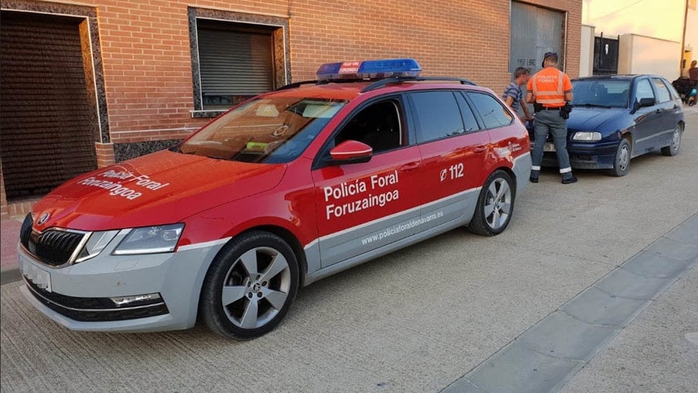 Control de la Policía Foral a un vehículo en Rada