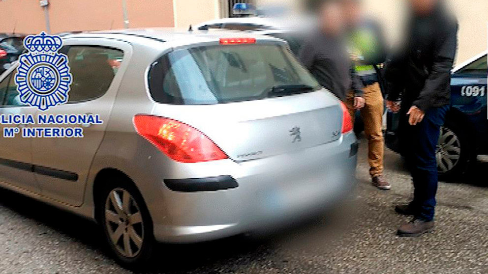 La Policía Nacional y la Policía Municipal de Pamplona han detenido a dos jóvenes acusados de robos en el interior de coches en la capital navarra IMAGEN CEDIDA