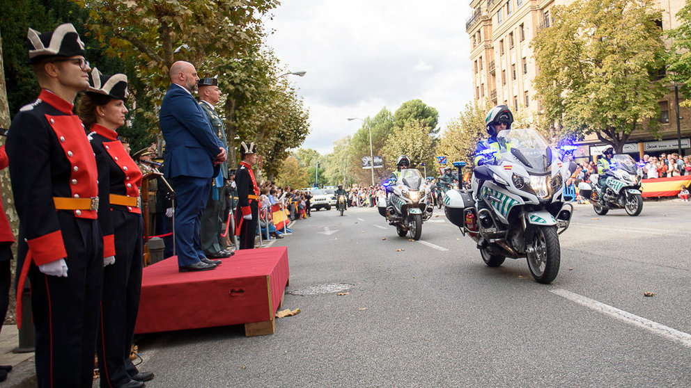 La Guardia Civil clebra su patrona con un desfile en el centro de Pamplona. PABLO LASAOSA 44