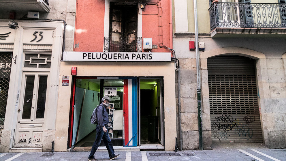 Vivienda de la calle Mayor de Pamplona en la que se ha producido un incendio en la madrugada del martes con seis vecinos heridos, dos de ellos de gravedad (05). IÑIGO ALZUGARAY